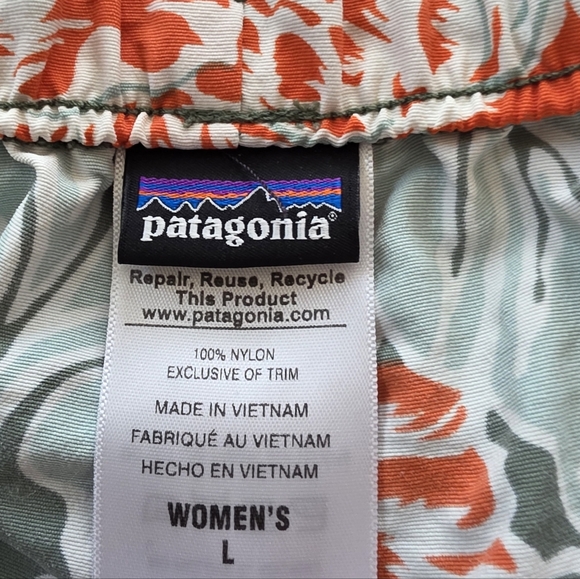 Patagonia Women's Barely Baggies Floral Print Athletic Shorts Size Large - Picture 3 of 7